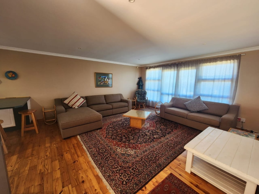 6 Bedroom Property for Sale in Reebok Western Cape